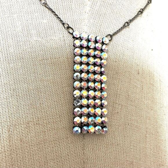 Bellagio rhinestone rectangular pendant necklace - Picture 2 of 10